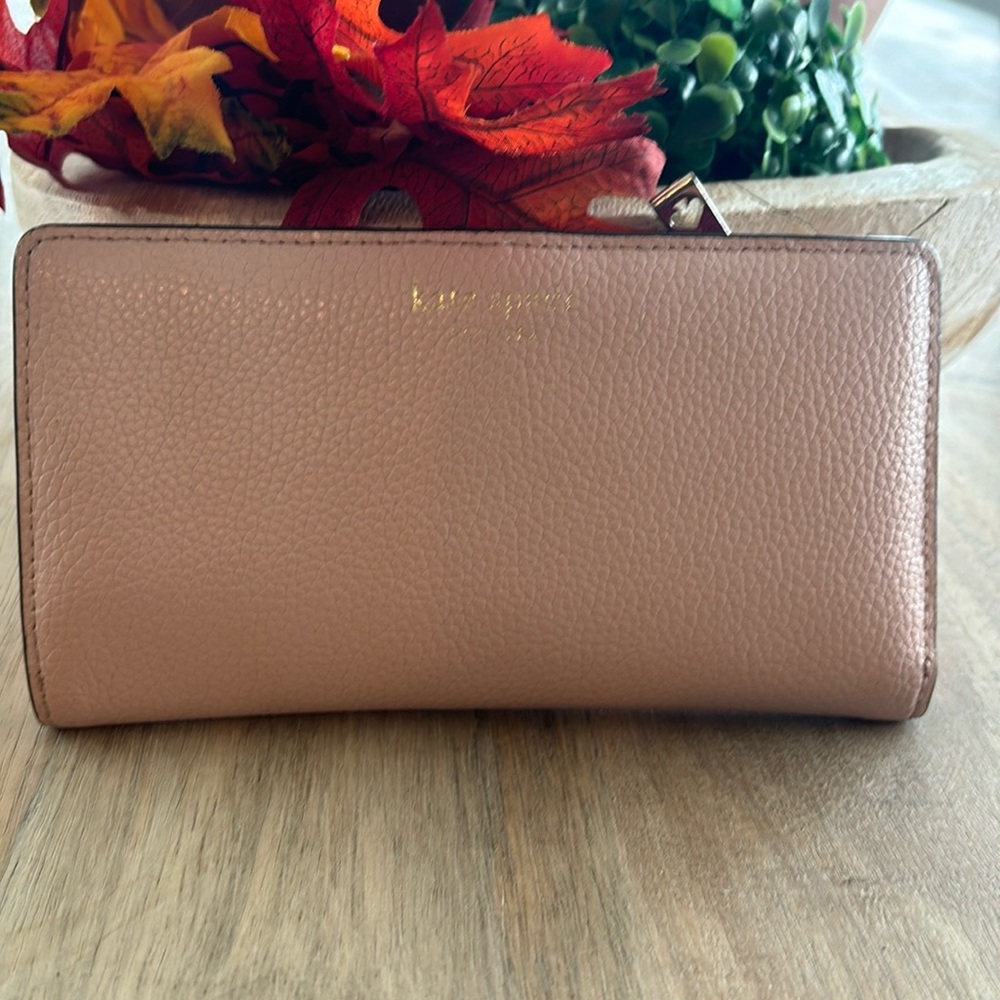 Kate Spade Eva Large Slim Bifold Wallet